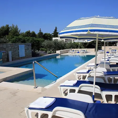 Aminess Vival Casa Velaris 3* Supetar